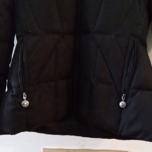 Calvin Klein Black Puffer Jacket with Faux Fur Trim - Picture 5 of 8
